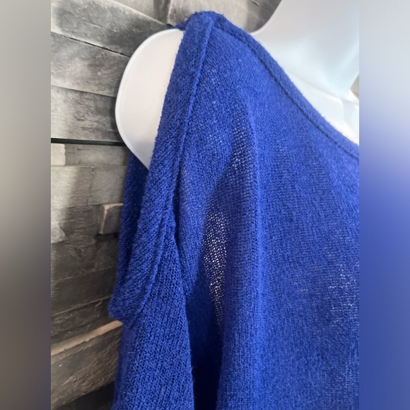 Mary Jane blue one size knit top - Picture 2 of 3